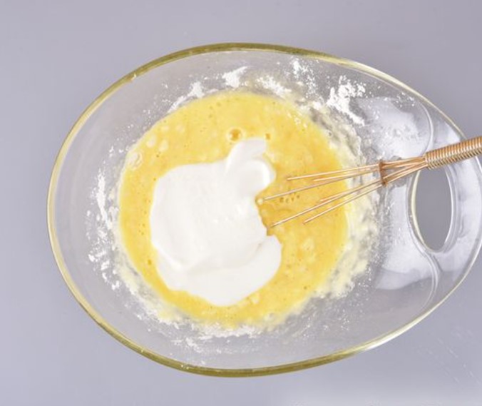 Omelet with Sour Cream and Cheese step 4