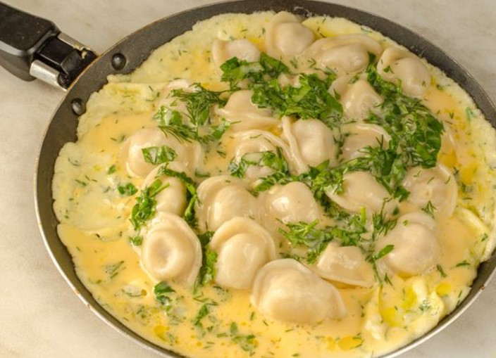 Omelet with Dumplings, Cheese and Herbs step 7