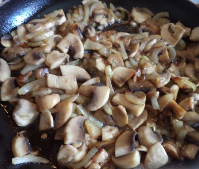 Chicken Breast with Mushrooms in a Creamy Sauce step 6