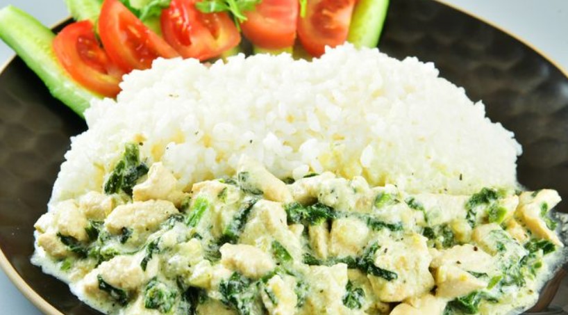 Chicken Stewed With Spinach, in Cream