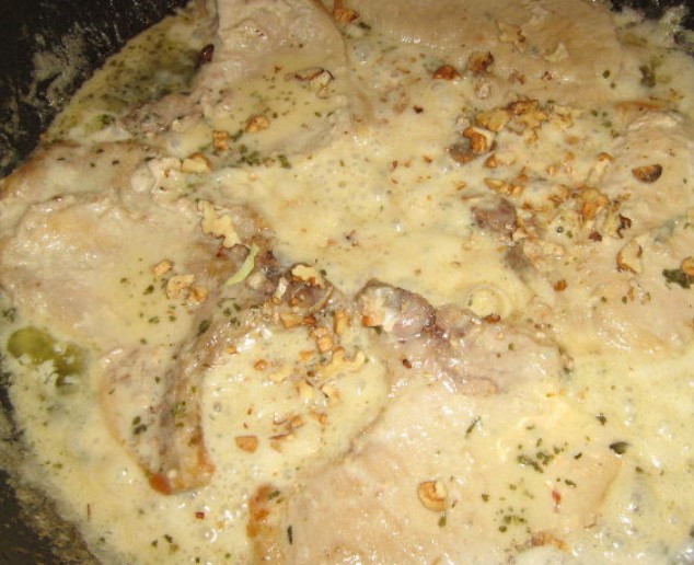 Pork Chops in Gorgonzola Sauce step 4