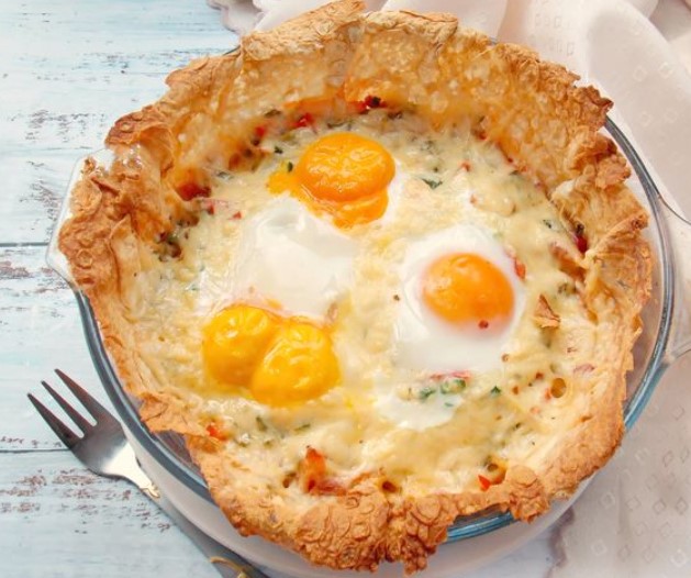 Fried Eggs in Pita Bread with Sausage, Tomato and Cheese