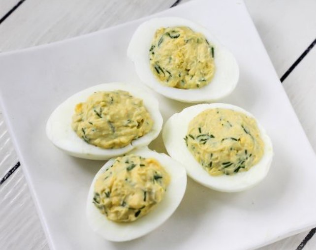 Spider Stuffed Eggs step 4