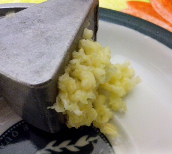 Eggs Stuffed with Cheese and Garlic step 4