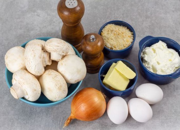 Mushroom Casserole with Sour Cream and Onions step 1