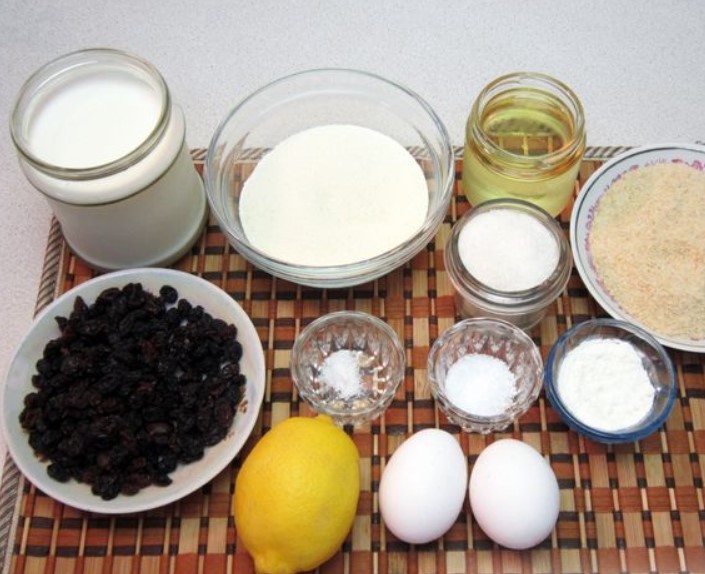 Semolina Cutlets with Raisins and Lemon Zest step 1