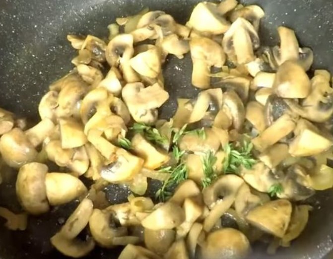 Chicken Legs in “Bags” with Potatoes and Mushrooms step 6