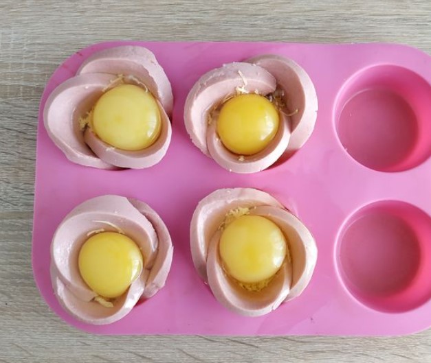 Fried Eggs with Sausage and Cheese, in the Oven step 6