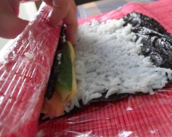 Rolls With Salmon, Cheese and Cucumber step 8