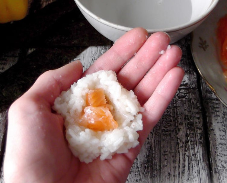 Rice “Koloboks” (Onigiri, Omusubi) step 7