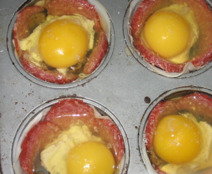 Scrambled Eggs in Baskets step 5