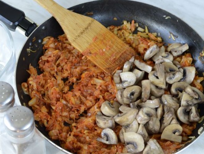 Stewed Cabbage with Mushrooms step 11