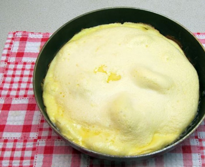 Omelet with Sour Cream and Cheese step 7