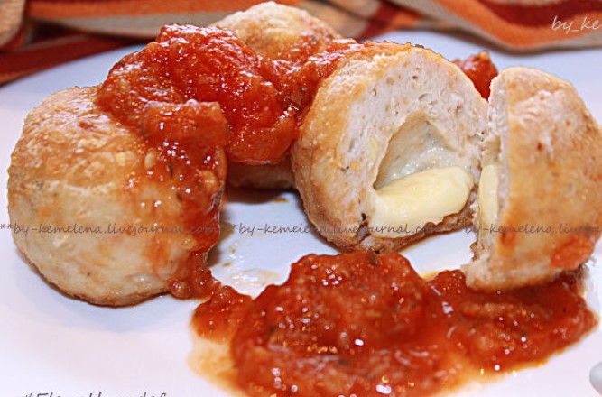 Chicken Meatballs With Cheese, Mediterranean Style