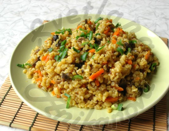 Lean Bulgur Pilaf with Mushrooms