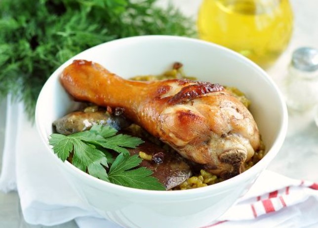 Pilaf with Chicken Legs and Liver