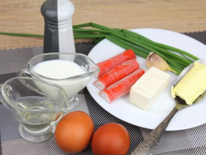 Egg Roll with Crab Sticks, Cheese and Green Onions step 1