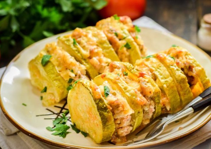 Zucchini Baked with Minced Meat and Rice