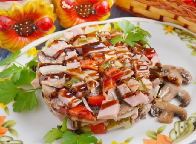 Meat salad with Mushrooms (no Mayonnaise)