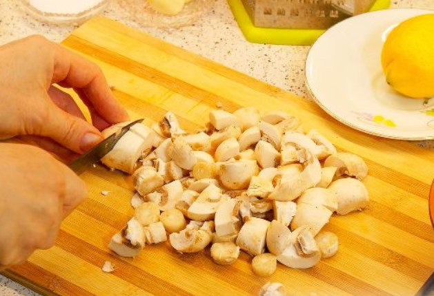 Couscous with Mushrooms and Zucchini step 1