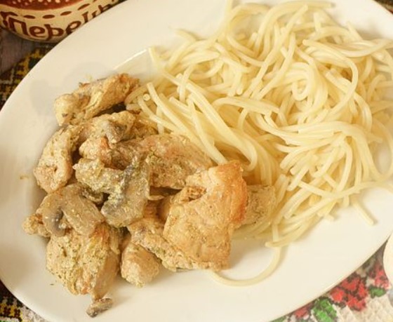 Turkey Fillet With Mushrooms, in a Creamy Sauce