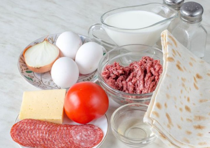 Omelet in Pita Bread with Minced Meat, Cheese and Sausage step 1