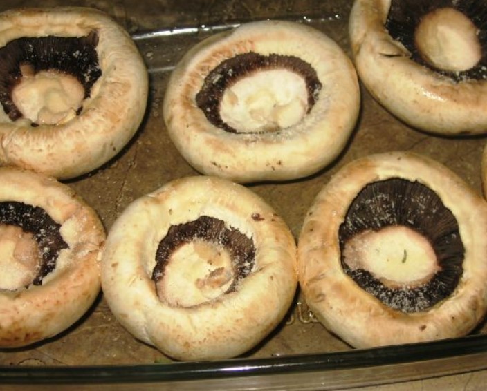 Champignons Stuffed with Eggplant step 2