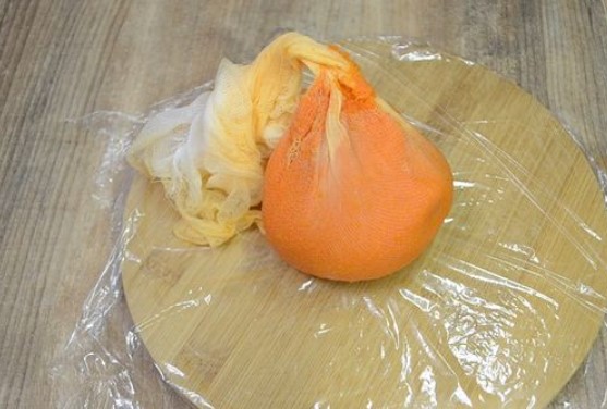 Tangerine Snack with Carrots, Cheese and Eggs step 4