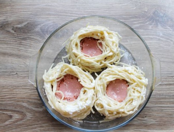 Fried Eggs in Spaghetti and Sausage “Nests” step 8