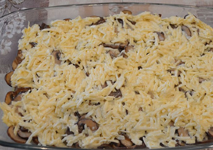 Potato Casserole with Mushrooms and Cheese step 6