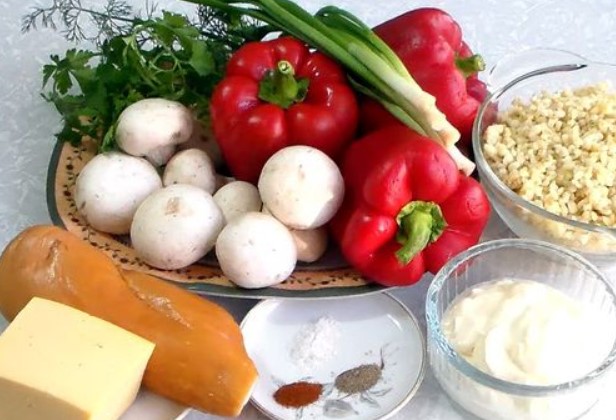 Oven Baked Stuffed Peppers with Chicken, Mushrooms and Bulgur step 1