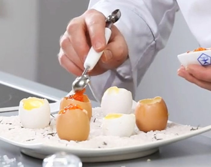 Eggs Stuffed with Salmon and White Fish step 12