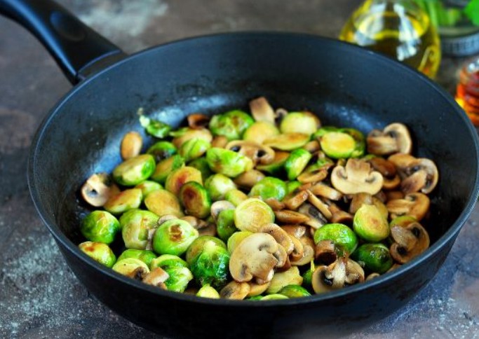 Brussels Sprouts with Mushrooms and Nuts step 7