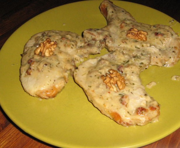 Pork Chops in Gorgonzola Sauce