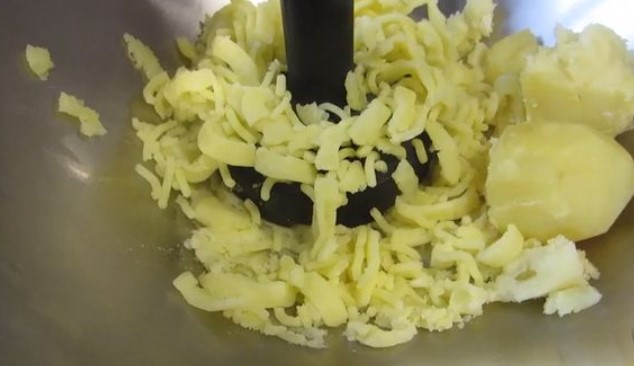Meatballs in Potato Dough step 2