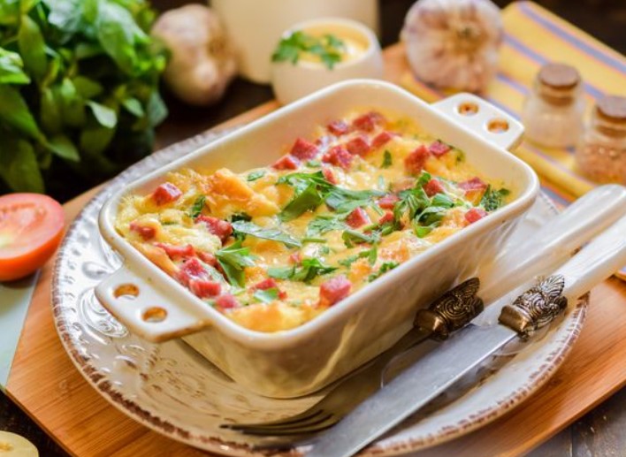 Omelet with Cheese, Sausage and Bread (in the Microwave)
