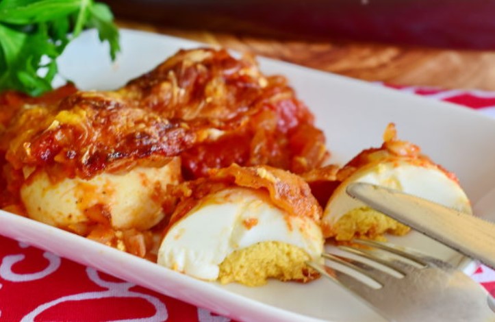 Eggs with Tomato Sauce, Cuban Style