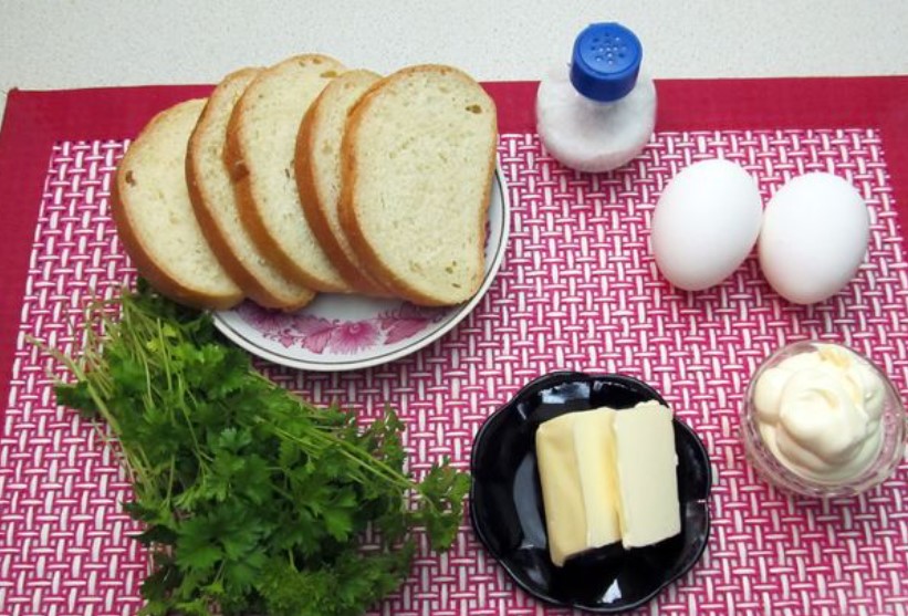 Croutons with Boiled Egg, Mayonnaise and Herbs step 1