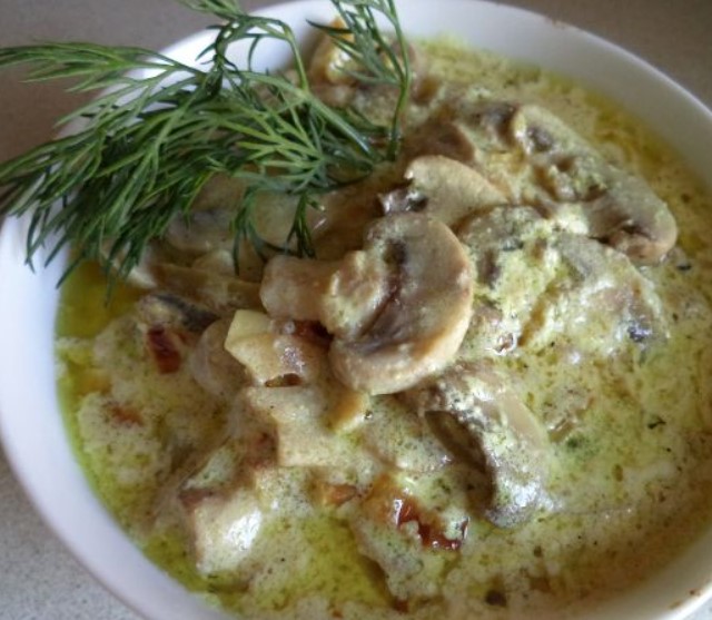 Fried Champignons with Sour Cream