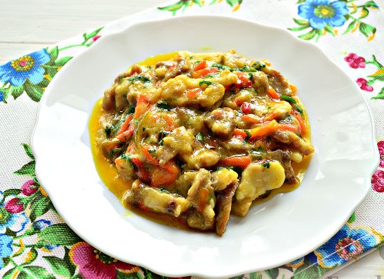 Azu with Pork and Bell Pepper