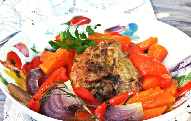 Baked Chicken With Pumpkin and Pepper