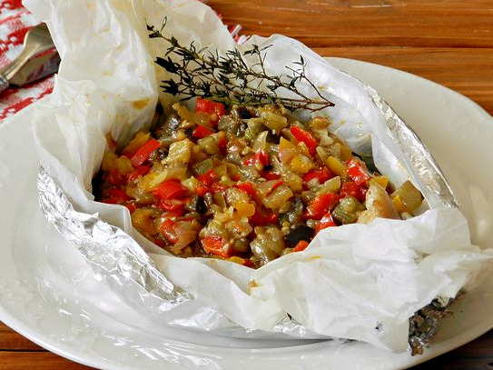 Fish with Vegetables, baked in a Parchment and Foil Envelope