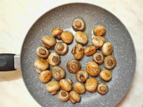 Chicken Hearts, Stewed with Mushrooms, in Sauce step 4