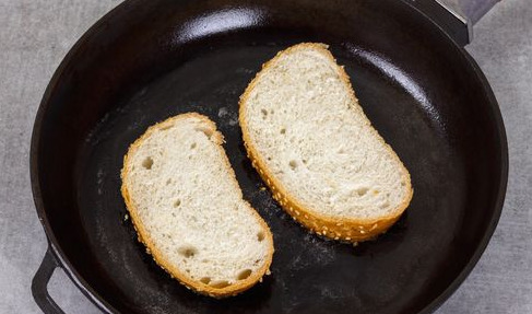 Toast with Omelet and Red Fish step 1