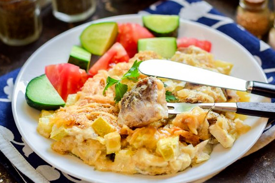 Fish Baked with Zucchini and Sour Cream Sauce