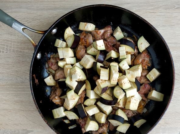 Chicken Liver Stewed with Eggplant and Tomatoes step 7