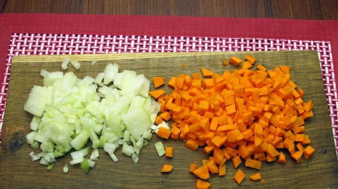 Cabbage Stewed with Carrots and Beets step 1