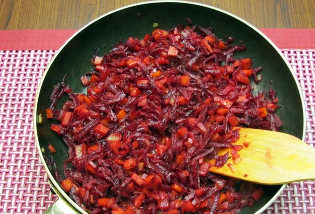 Cabbage Stewed with Carrots and Beets step 5