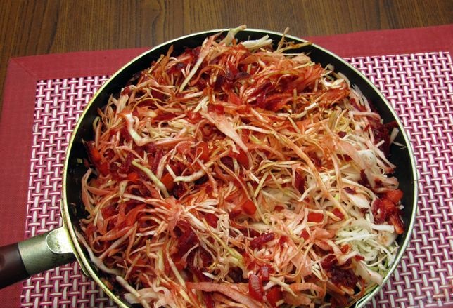 Cabbage Stewed with Carrots and Beets step 8