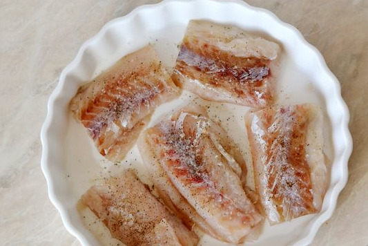 Fish Baked with Sweet Pepper and Tomato Sauce step 13